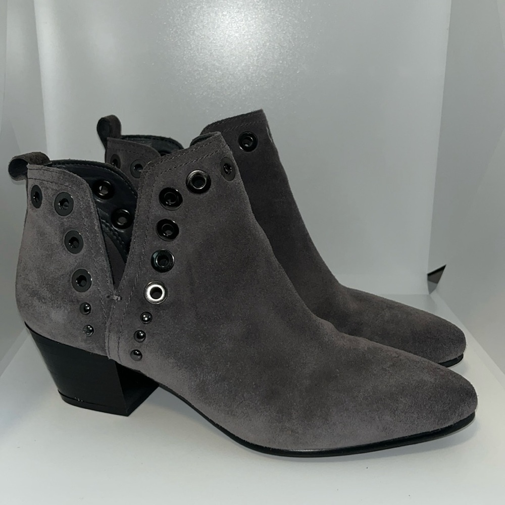 Sam Edelman Grey Suede Rubin Studded Grommet Ankle Bootie Women’s Size 6 - Picture 4 of 11